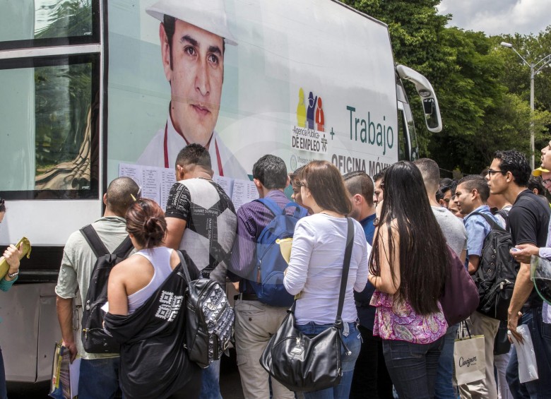Al poner la lupa sobre Colombia, el principal riesgo para los negocios es el escenario de informalidad y desempleo. FOTO Juan Antonio Sánchez (archivo)