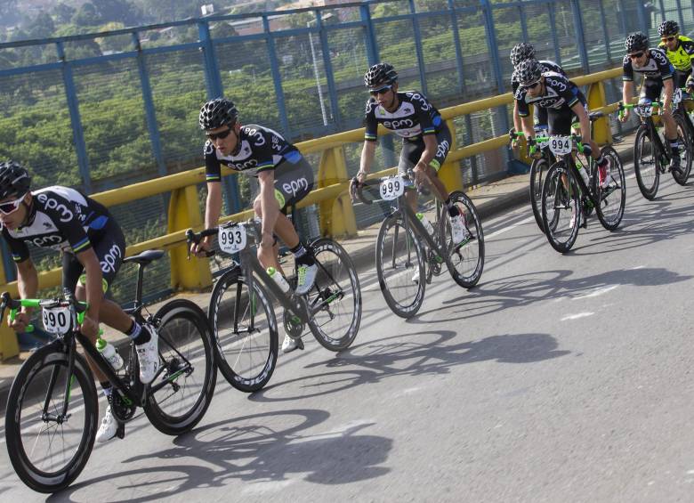 El trabajo del EPM se notó en el Clásico. Coordinados y atentos, guiaron al campeonato a Robigzon Oyola. 