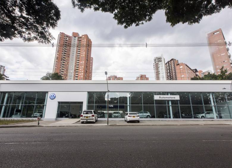 El concesionario ubicado frente a la Avenida Las Vegas es la única vitrina de Automotora SEAT en Medellín. FOTOS: Camilo Suárez.