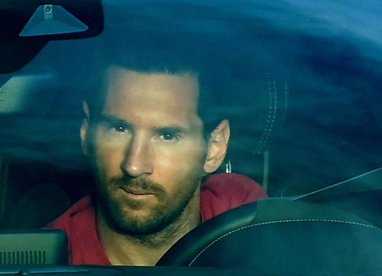 El argentino Lionel Messi volvió a las prácticas con el Barcelona. FOTO AFP
