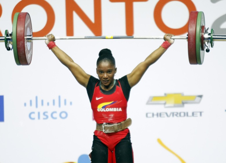 La paisa Lina Rivas lució sin suerte en el Mundial de pesas y no disputó medalla al levantar un total de 222 kilos. FOTO colprensa
