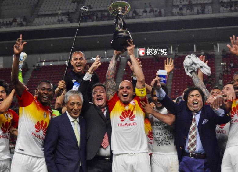 Santa Fe sumó su segundo título internacional, al ganar en Japón la Copa Suruga Bank. FOTO cortesía conmebol 