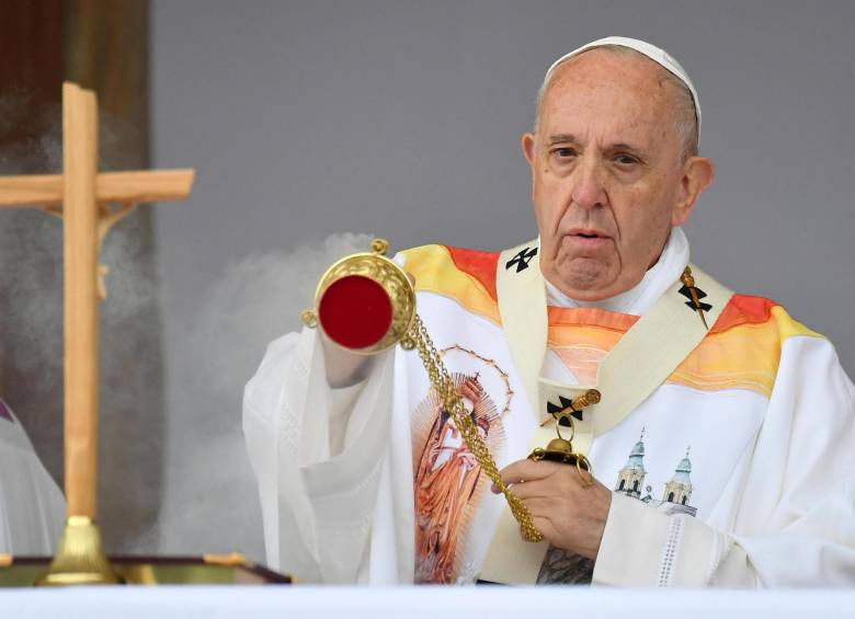 En su visita a Rumania, el papa Francisco le pidió perdón a la comunidad gitana por la discriminación de la que ha sido víctima. Foto: EFE
