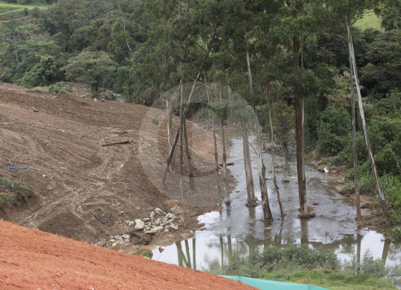 Varias entidades ambientales y de emergencia han trabajado en la superación de la emergencia en el nacimiento del río Medellín ocurrida el pasado 20 de abril. FOTO donaldo zuluaga