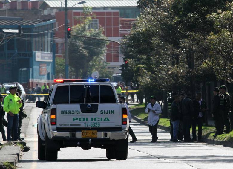 El más reciente atentado en Bogotá fue en esta calle del barrio Quiroga, cuando una bomba dejó siete heridos el 12 de marzo. FOTO colprensa.