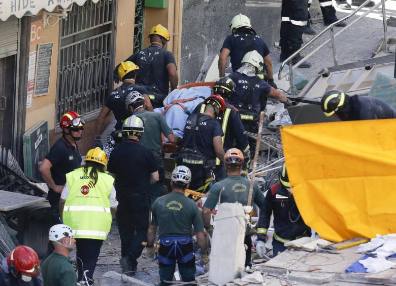 El derrumbe se presentó en un edificio de la calle Valle Menéndez, en el muncipio de Arona, de la isla de Tenerife. FOTO REUTERS