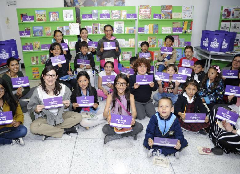 En la Semana E de la Lectura y Escritura, estudiantes, docentes y padres recibieron orientación para fomentar la práctica. FOTO cortesía