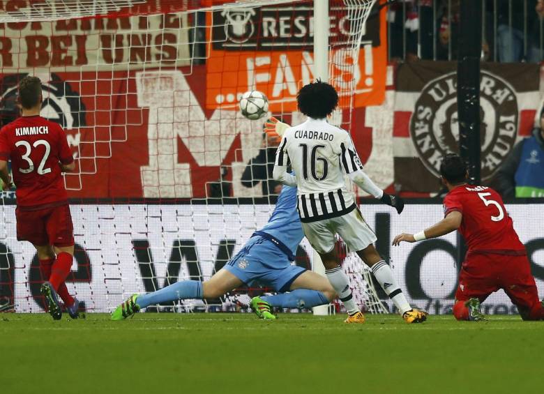El golazo de Juan Guillermo Cuadrado no le bastó a la Juventus para clasificarse a cuartos de final de la Liga de Campeones. FOTO AP