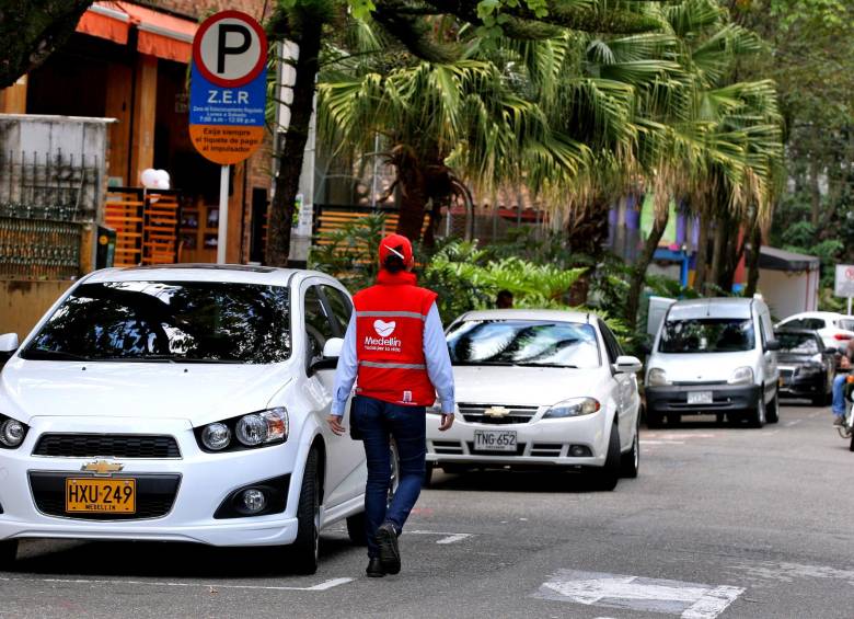 Zona de Estacionamiento Regulado del Poblado. FOTO: Juan Antonio Sánchez Ocampo 