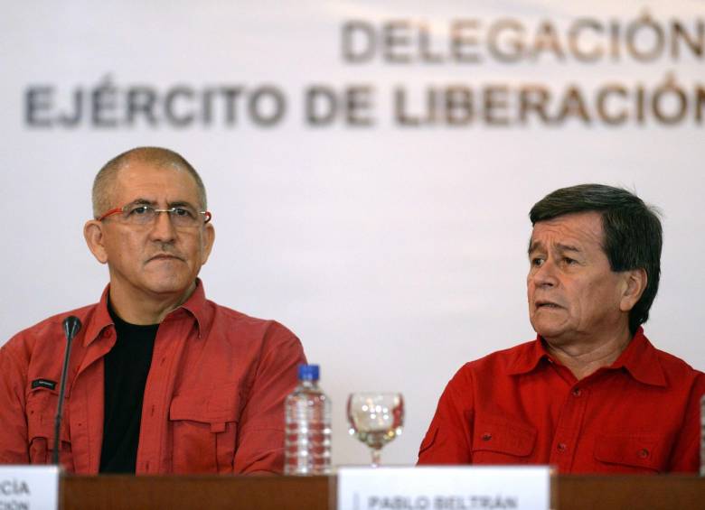  Pablo Beltrán y Antonio García, jefe negociador por la guerrilla del Eln. FOTO AFP
