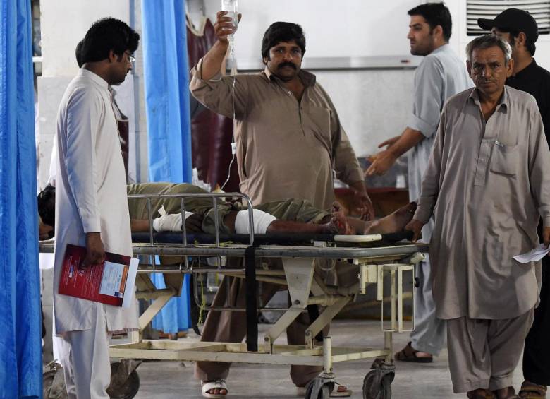 El temblor sacudió varías ciudades paquistaníes como Lahore, Islamabad, Rawalpindi y Peshawar. FOTO AFP