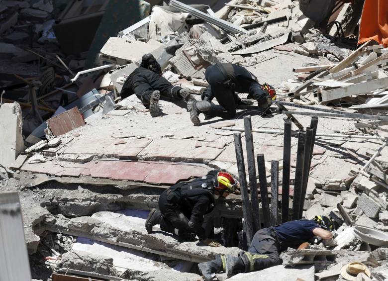 El derrumbe se presentó en un edificio de la calle Valle Menéndez, en el muncipio de Arona, de la isla de Tenerife. FOTO REUTERS