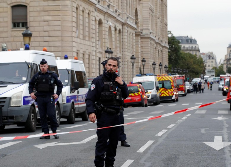 Al menos cuatro personas han muerto en el ataque perpetrado con cuchillo por un funcionario de las fuerzas de seguridad francesas contra otros agentes en la Prefectura de Policía en París. Foto: Reuters.