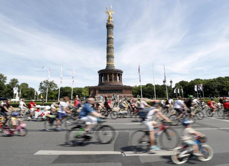 La bici cumplió 200 años y Berlín lo celebró con ciclopaseo 