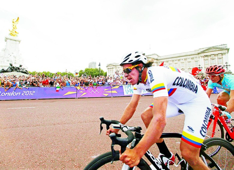 Rigo venía de líder pero en los metros finales de la prueba, el kazajo Alexandr Vinokourov lo alcanzó para llevarse la medalla de oro de los Olímpicos Londres 2012. FOTO CORTESÍA