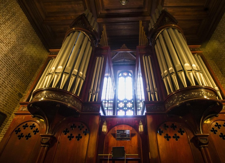 El órgano está a la altura de la catedral, la casa alemana E.F. Walcker & Cía. ofreció uno fabricado en roble; sin embargo, en Medellín solicitaron que la madera debía ser nativa del trópico para que fuera lo suficientemente resistente. FOTO JULIO CÉSAR HERRERA