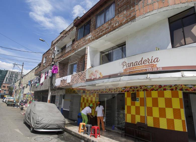 Al Barrio Colombia aún le quedan casas, en medio de empresas y comercio. Hay preocupación, porque con el plan parcial no saben cómo quedará organizado el sector. FOTO manuel saldarriaga