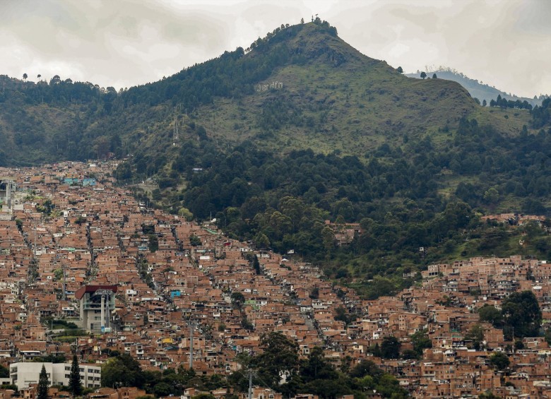 Cuentan las historias de Medellín que antes de que la ciudad empezara a poblarse, ya el cerro se erigía como uno de sus vigías, hasta convertirse en una zona que opera como reserva forestal y ambiental que necesita protección. FOTO Manuel Saldarriaga 