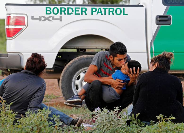 La frontera entre México y Estados Unidos enfrenta una de las mayores crisis migratorias del mundo con los grupos de centroamericanos que quieren cruzar a Norteamérica. FOTO EFE