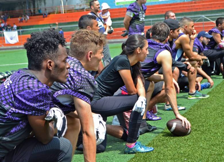 Con campamento, Raptors descubre talento y masifica fútbol americano