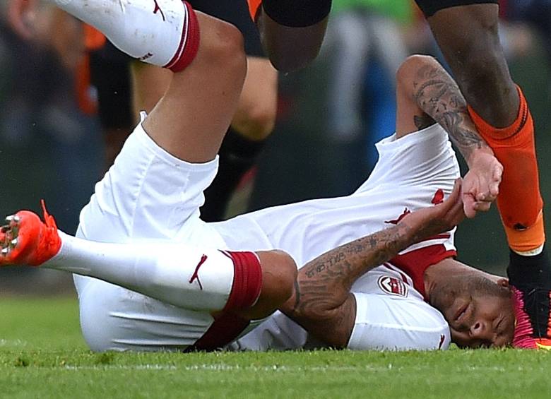 Jérémy Ménez tuvo un doloroso debut con su nuevo club, el Girondis de Burdeos, de Francia. FOTO AFP