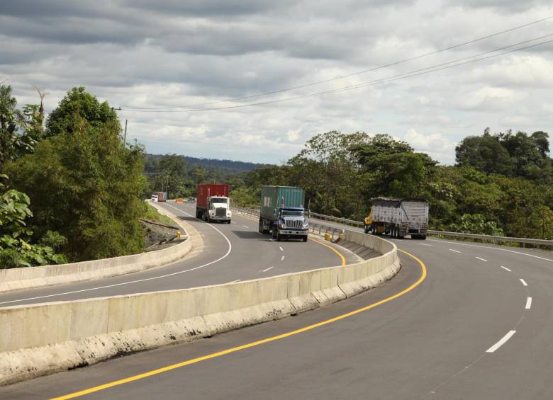 Vía Buga- Buenaventura FOTO cortesía Invías - William Gutiérrez 