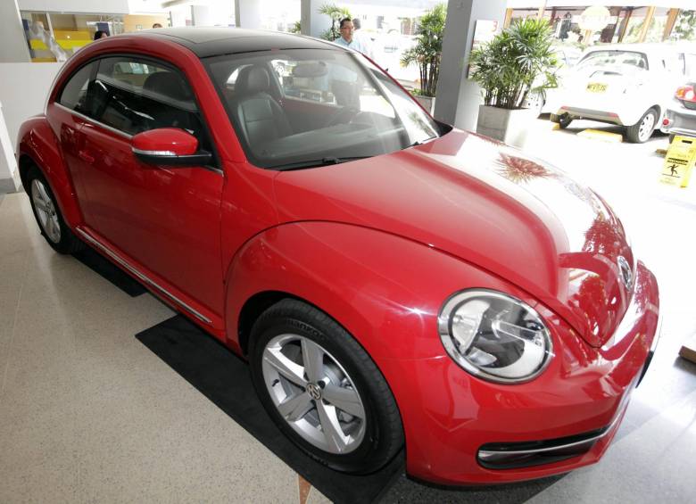 El país vendió 4.125 carros y 44.565 motos menos a junio