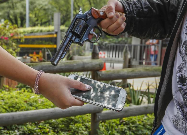 Foto de ilustracion sobre robo de celulares en Medellín. FOTO: Robinson Sáenz Vargas.