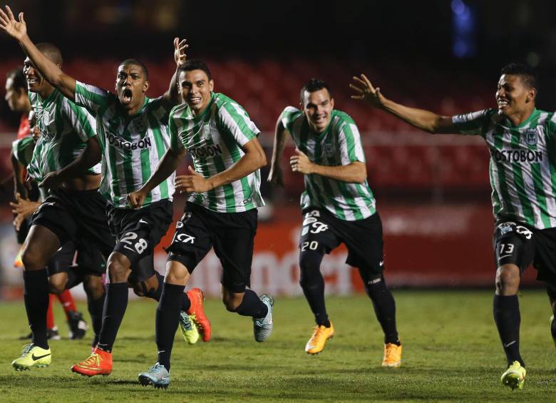 Nacional se clasificó a la final derrotando por penaltis a Sao Paulo en Brasil. FOTO AP