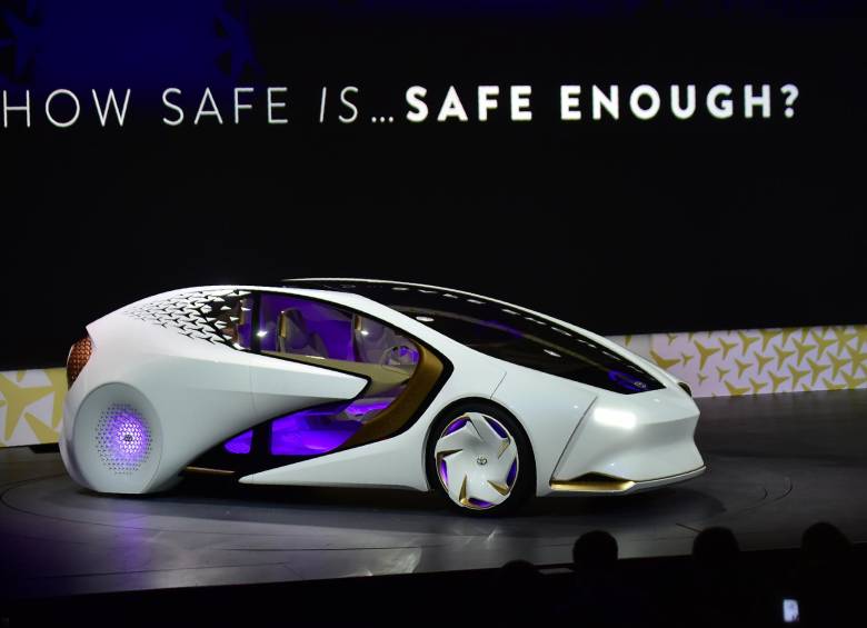 Mientras Trump atacó a Toyota en Twitter, la empresa japonesa presentó en Las Vegas (EE. UU) su prototipo eléctrico. FOTO AFP