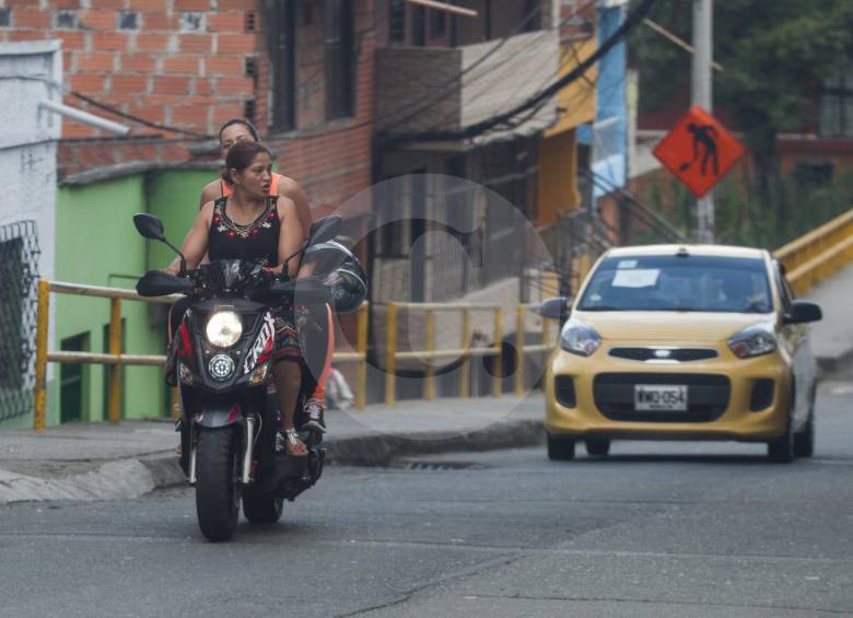 En las zonas periféricas lo anormal parece el uso del casco y otros elementos protectores. FOTO Manuel saldarriaga