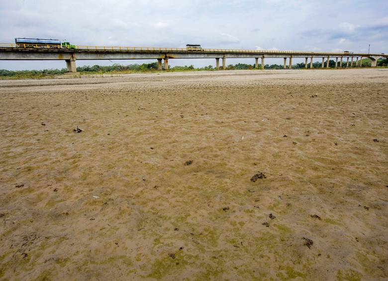 Así se veía, en enero de 2016, el río Magdalena a su paso por Puerto Triunfo. FOTO JUAN ANTONIO SÁNCHEZ