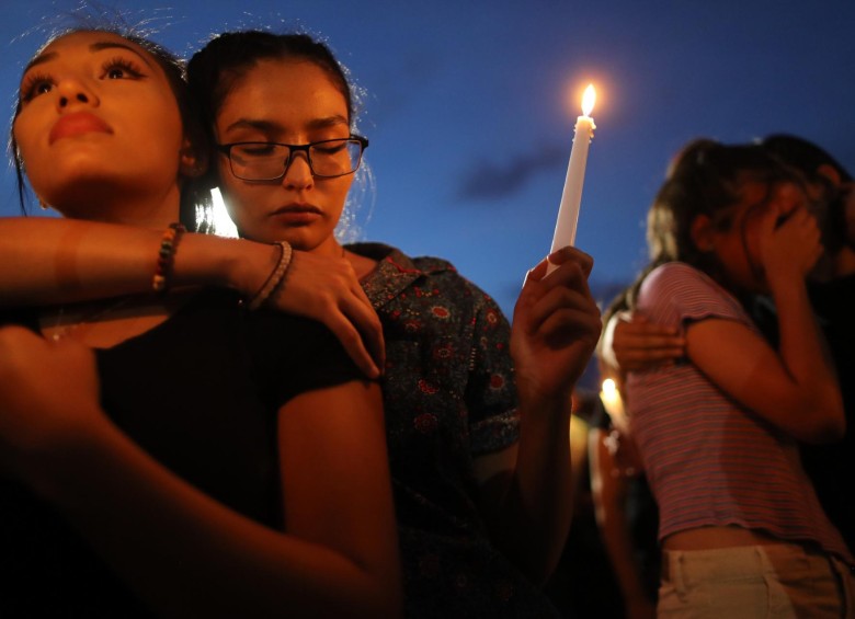 Imagen de referencia de un plantón para rechazar el tiroteo en El Paso. FOTO: AFP