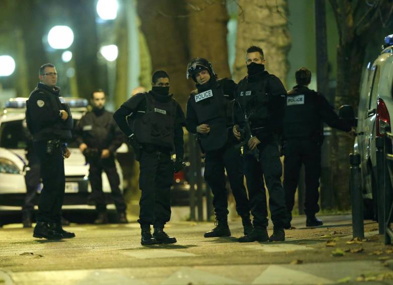 Operativo antiterrorista en París dejó dos muertos y siete capturados
