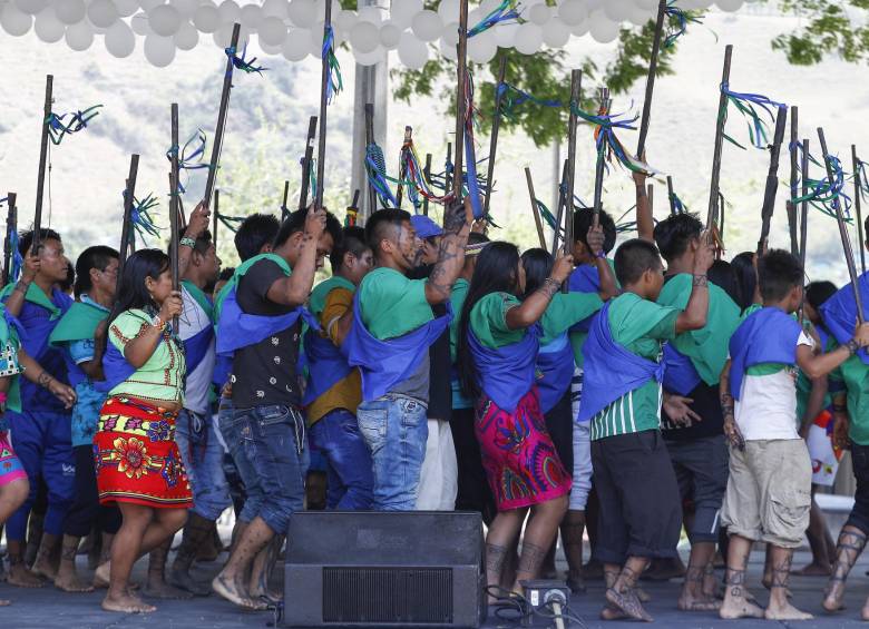 Ritual de perdón realizado por miembros de una comunidad indígena en Dabeiba, Occidente de Antioquia. FOTO Manuel Saldarriaga