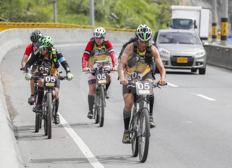 El 65 por ciento de 7 Cerros Medellín, como expresó Gustavo Calzada, director técnico de la carrera, será en bicicleta. La fortaleza mental será determinante en cada prueba. FOTO RÓBINSON SÁENZ