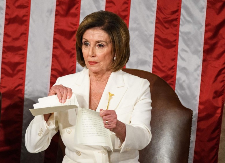 “Era lo más cortés que podía hacer”, manifestó la presidenta de la Cámara, Nancy Pelosi, sobre haber rasgado la copia del discurso. FOTO AFP