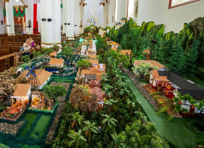 En Venecia está el que es, sin duda, el pesebre más llamativo y espectacular para apreciar en Antioquia en esta Navidad. Son 5.000 piezas en movimiento, con un río en movimiento del que se “pesca”. Foto: Carlos Velásquez