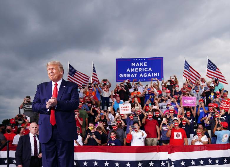 Trump en uno de sus actos de campaña. FOTO AFP