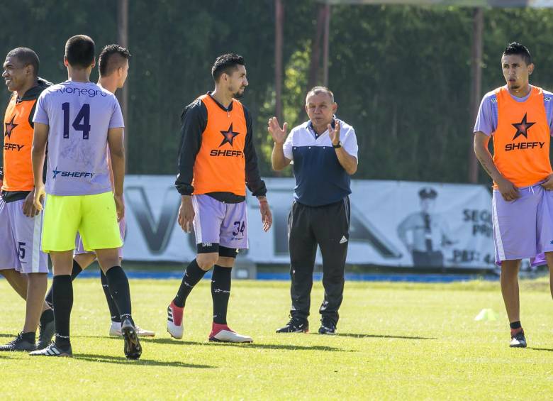 Jorge Luis Bernal, en uno de los entrenamientos de pretemporada en el Oriente antioqueño. FOTO Juan Antonio Sánchez