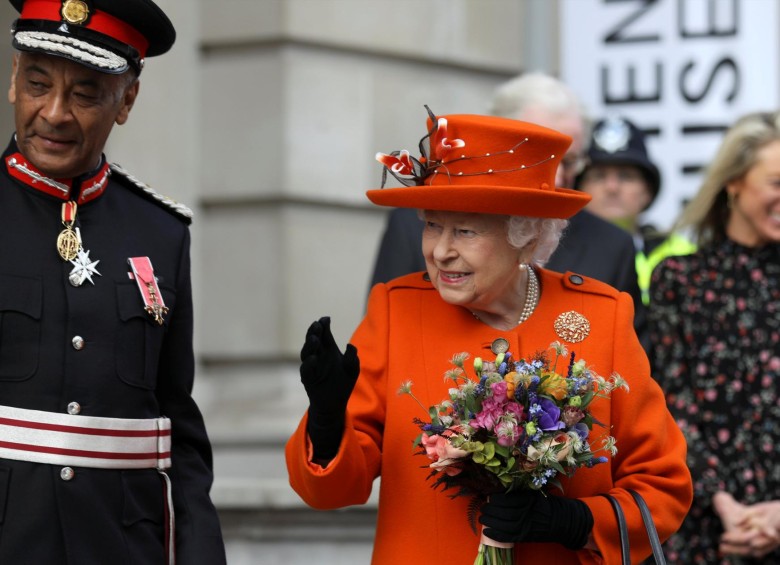 La Reina compartió su primera publicación en Instagram desde el Museo de Ciencias de Londres. Foto: AFP - Simon Dawson