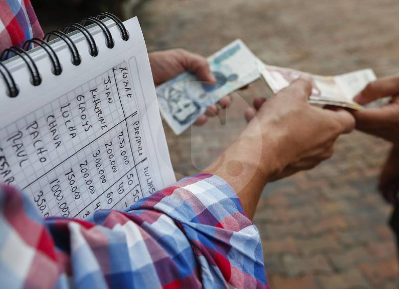 Desincentivar el llamado ‘gota a gota’ es uno de los principales propósitos en conjunto del Sistema Financiero y del Gobierno Nacional. Foto: Róbinson Sáenz 