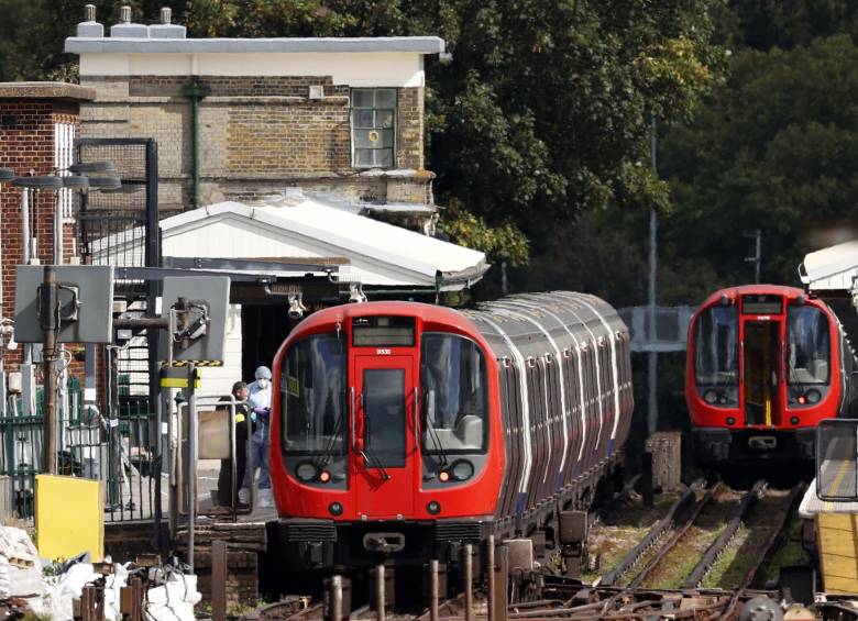  Tren de Londres afectado por atentado de la mañana del viernes. FOTO: AFP 