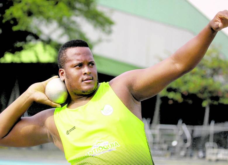 Levin Moreno quiere dejar huella en la alta competencia y, gracias a sus estudios de Sicología, brinda conocimientos a los deportistas que lo rodean. Ya tuvo la primera experiencia con su primo Éder Moreno que estaba sancionado. FOTO Manuel Saldarriaga