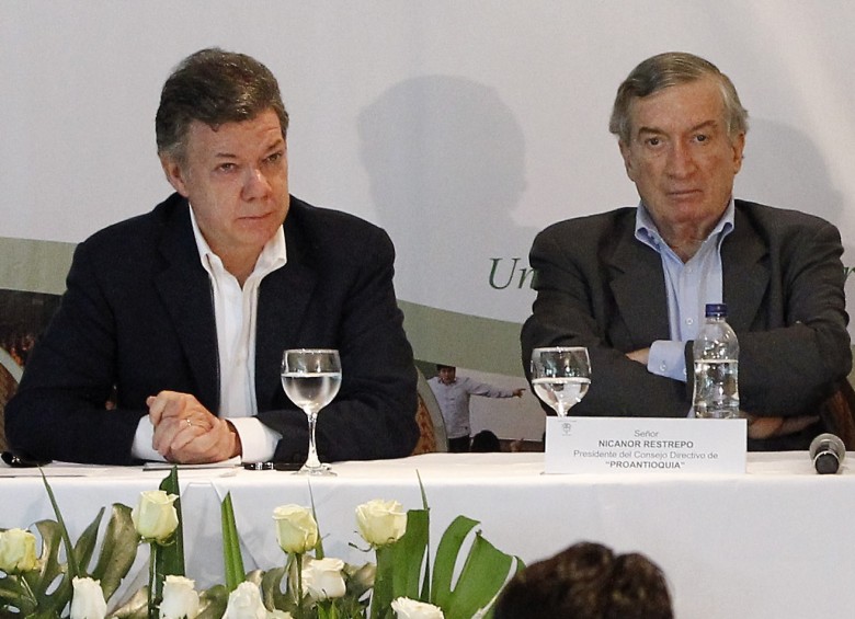El presidente de la República, Juan Manuel Santos, lamentó este domingo la muerte del reconocido empresario antioqueño, Nicanor Restrepo Santamaría. FOTO JAIME PÉREZ