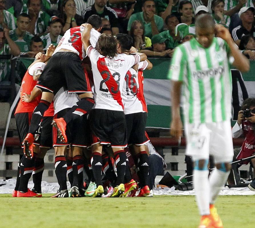 La celebración de River luego del gol de Pisculichi. FOTO JULIO CÉSAR HERRERA