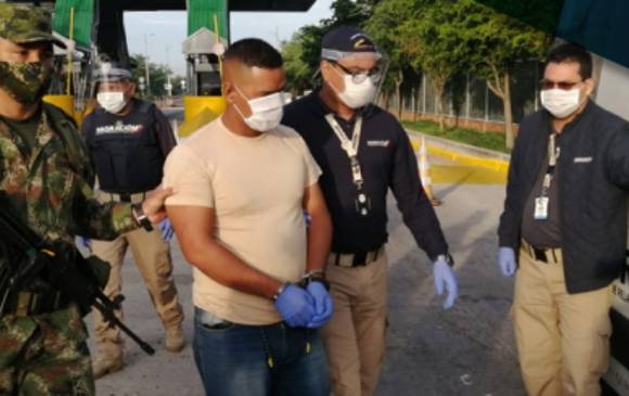 El hombre detenido sería un sargento segundo de la Fuerza Armada Nacional Bolivariana. FOTO MIGRACIÓN