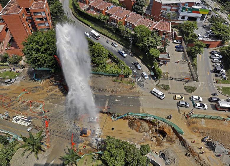 El daño del miércoles fue causado por una máquina de las obras que se adelantan en el lugar. FOTO HENRY AGUDELO