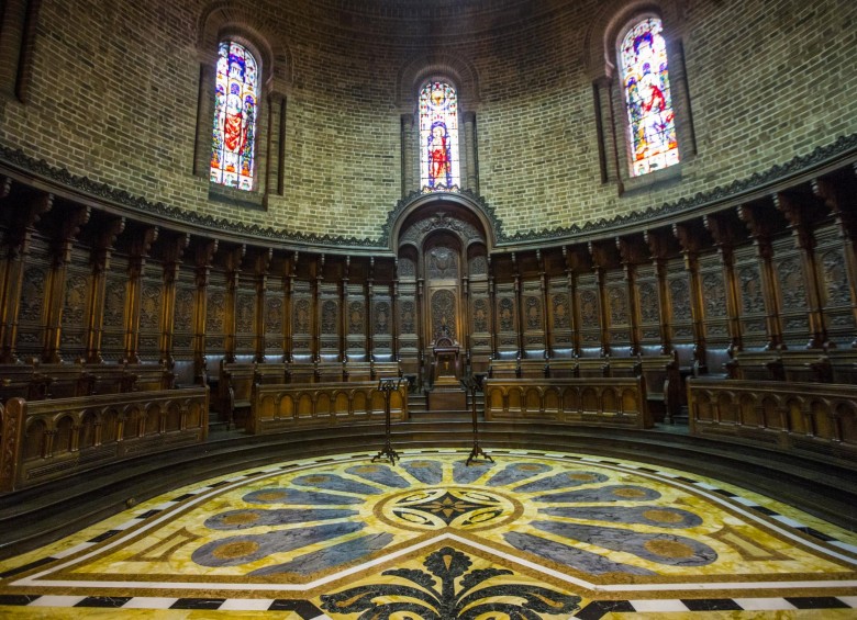El piso del Altar Mayor y del Coro de los Canónigos también guardan su relación con la identidad colombiana. FOTO JULIO CÉSAR HERRERA