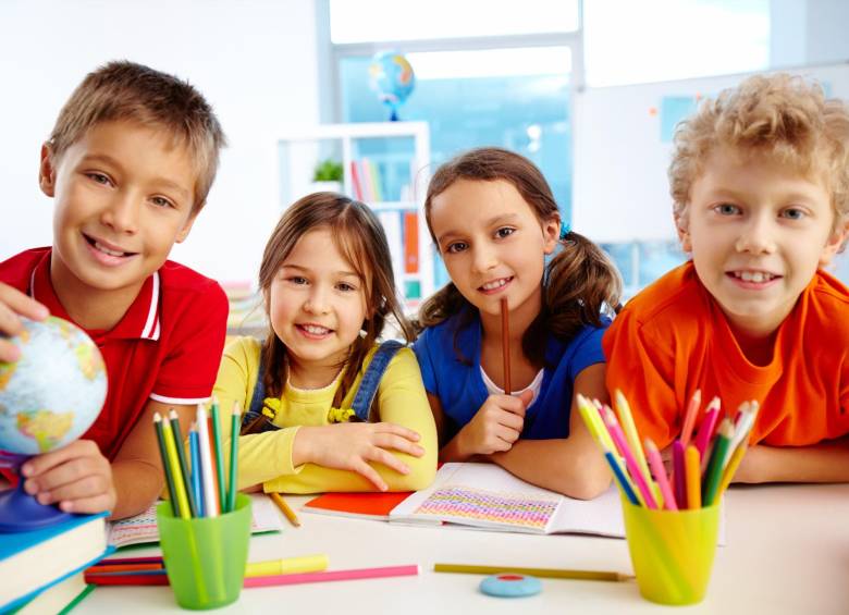 No basta con dejar la formación en manos de las instituciones educativas, los padres de familia se deben comprometer con la educación sexual de sus hijos. FOTO sstock